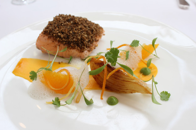 Pave of salmon with citrus fruits